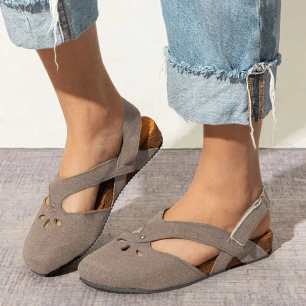 Damen Sommersandalen mit geschlossener Spitze und Knöchelriemen