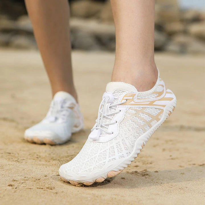 Aqua Schuhe für Wassersport mit Barfußgefühl und rutschfester Sohle