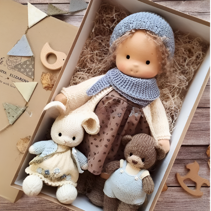 Handgefertigte Waldorf-Kuschelpuppe
