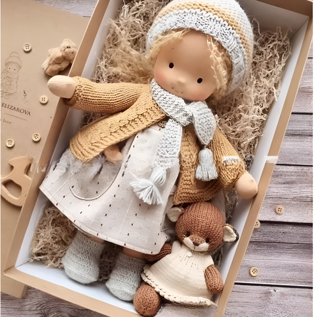 Handgefertigte Waldorf-Kuschelpuppe