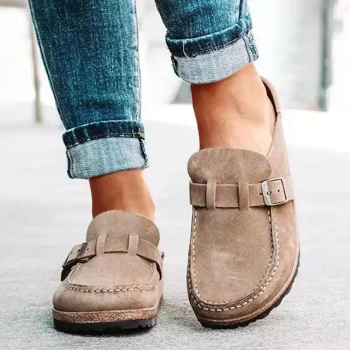Flache Mules mit Retro-Schnalle für Damen