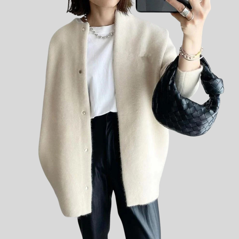 Elegante Strickjacke – Raffinierte Stricklage