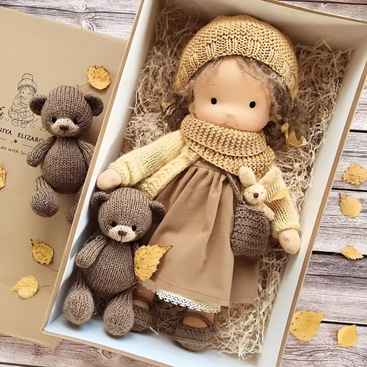 Handgefertigte Waldorf-Kuschelpuppe