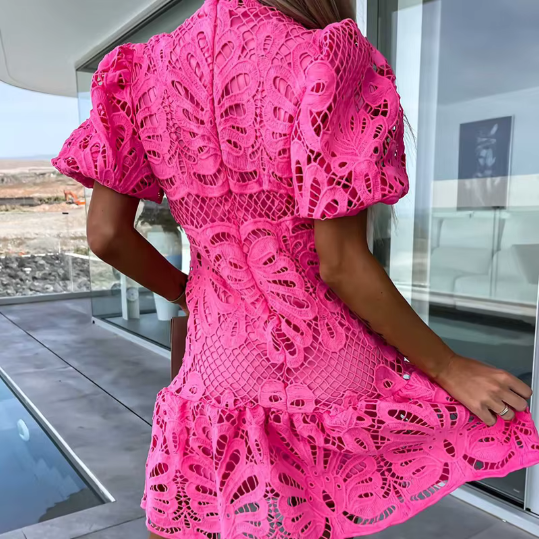 Mini-Partykleid für Damen mit Rüschen und Cut-Out