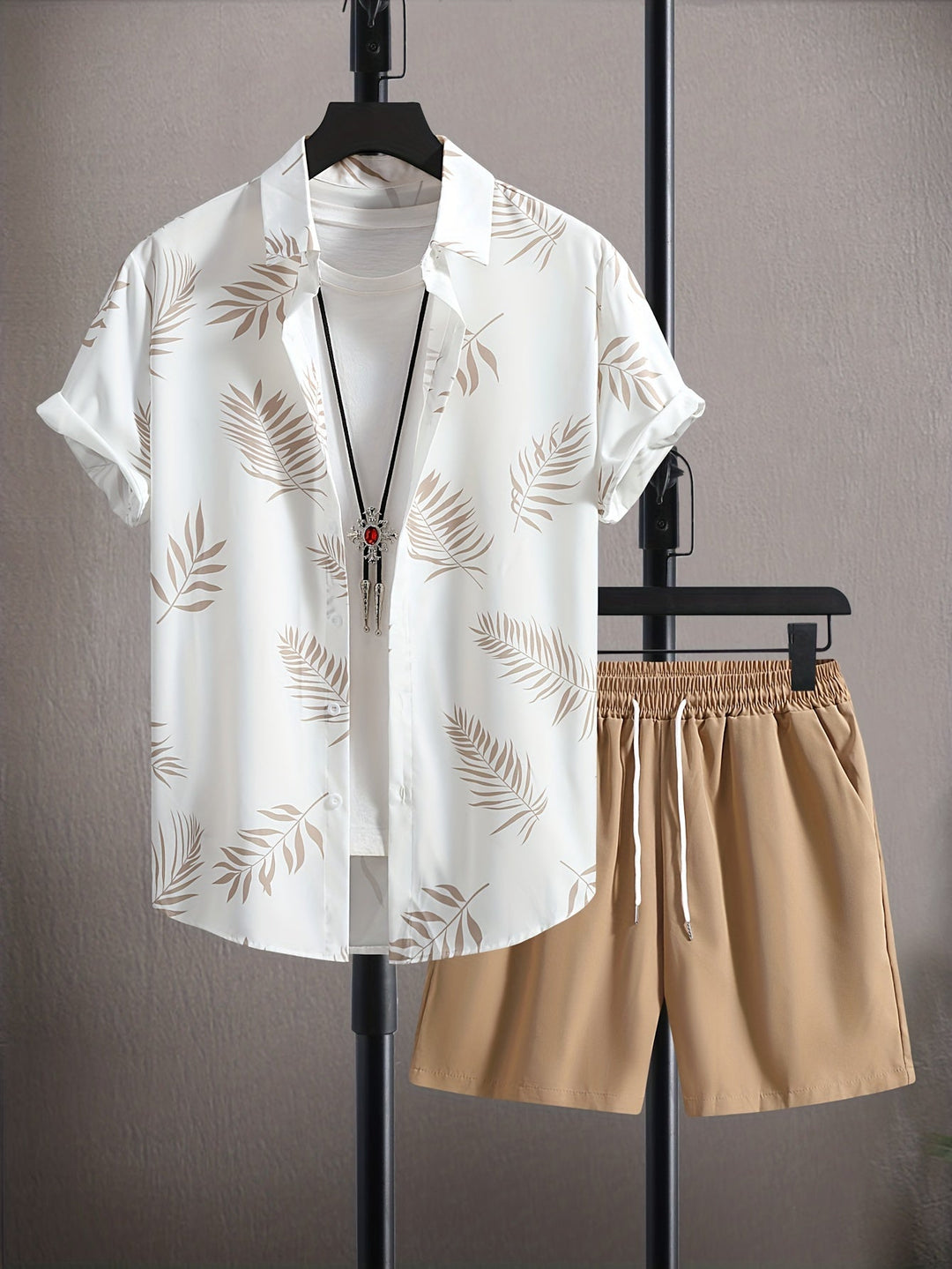 Herren Sommer-Shorts-Set mit tropischem Hemd und Taschen