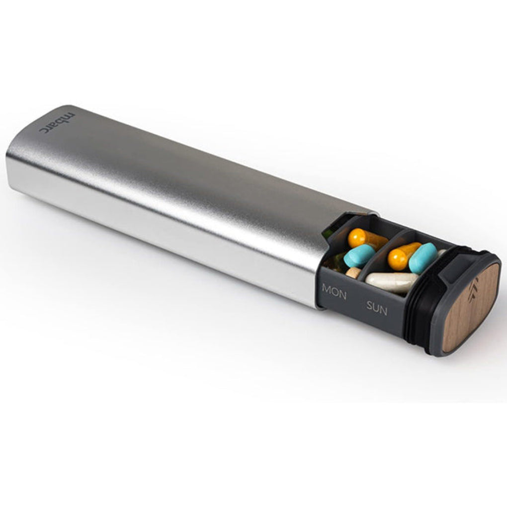 7-Tage-Pillendose – Stilvoller Organizer aus Aluminium und Holz