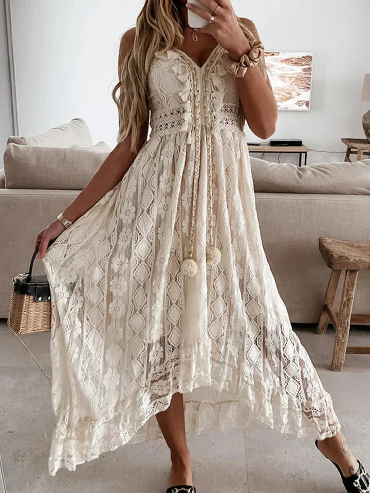 Boho-Maxikleid mit Spitze und eleganten ausgestellten Ärmeln