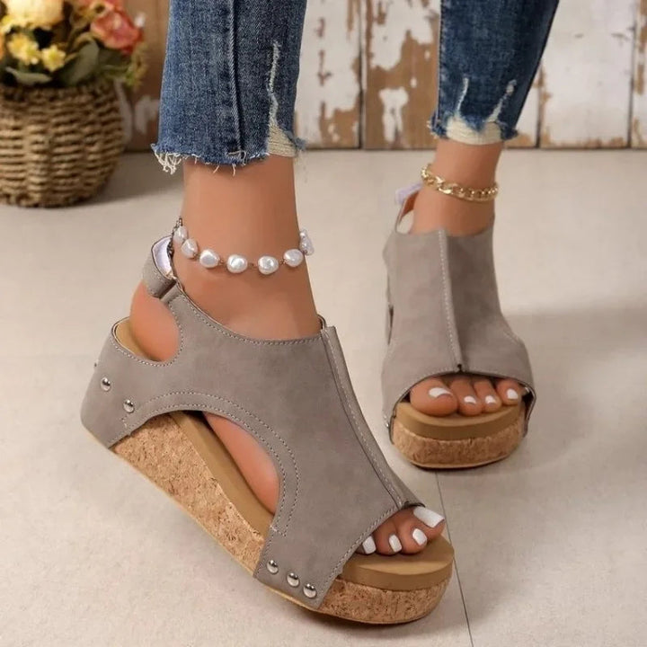 Keilsandalen – Stilvoll & Bequem für den Sommer