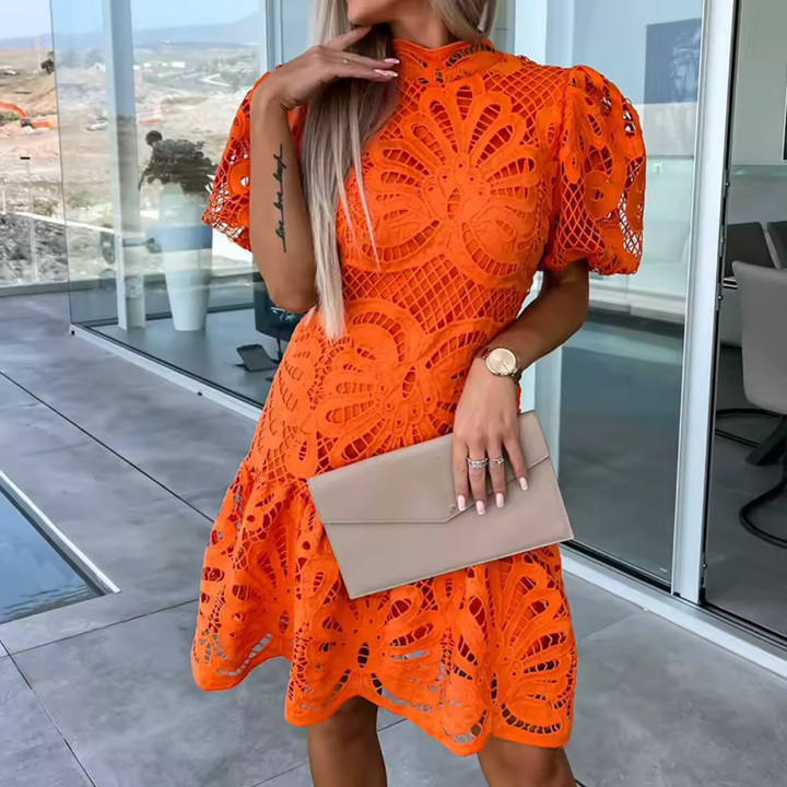 Mini-Partykleid für Damen mit Rüschen und Cut-Out