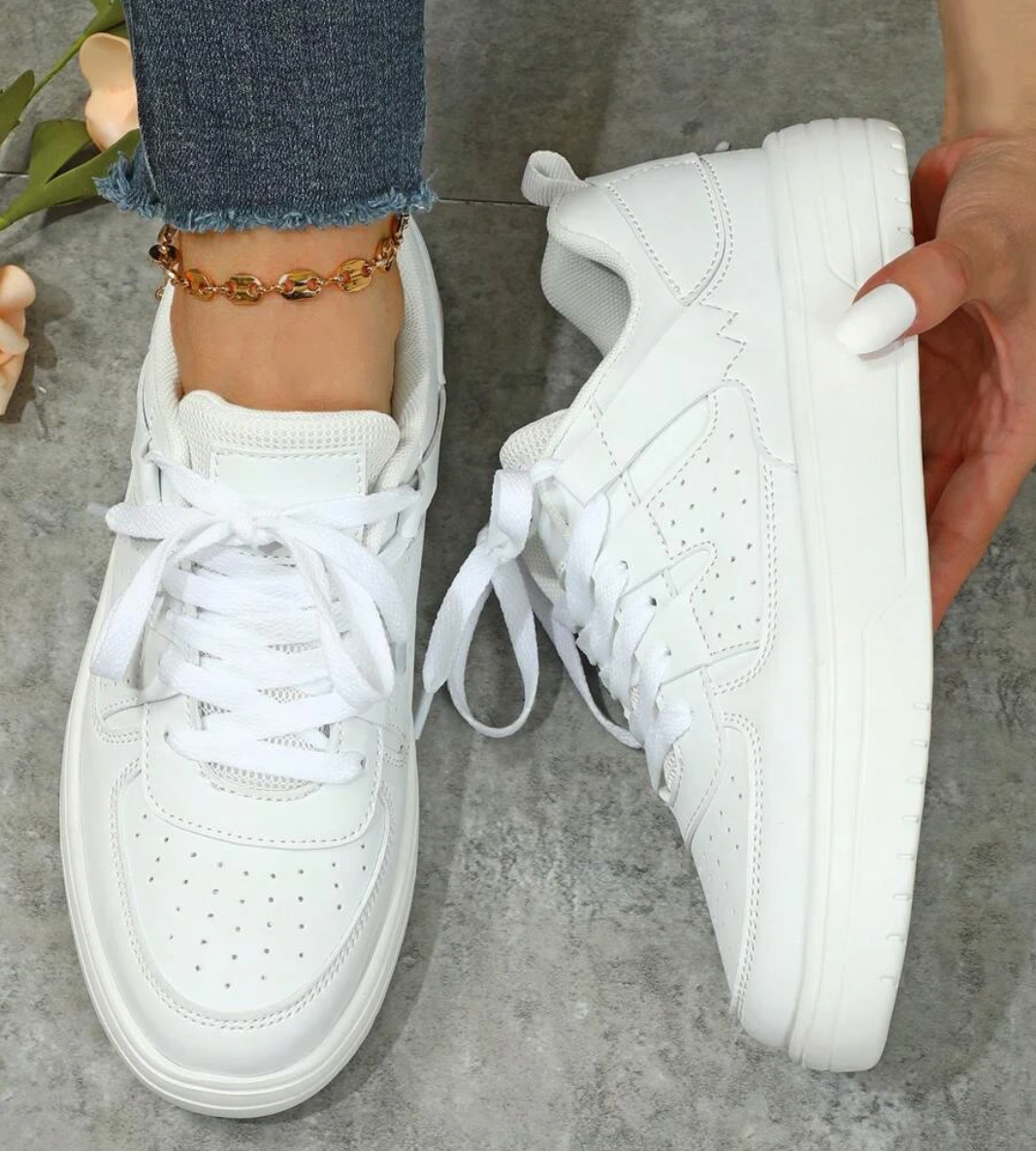 Sportliche Turnschuhe für Damen