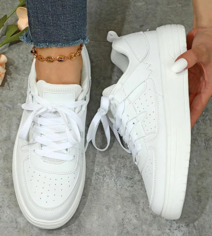 Sportliche Turnschuhe für Damen