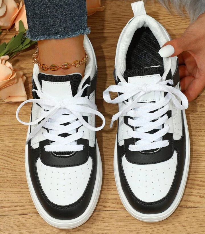 Sportliche Turnschuhe für Damen
