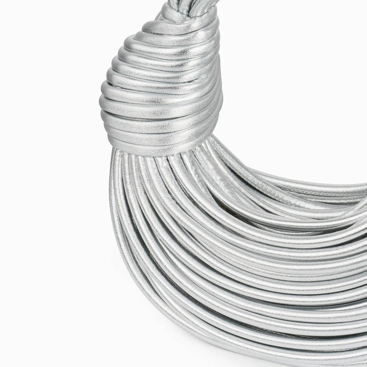 Gewebte Damenhandtasche mit Knotendetail