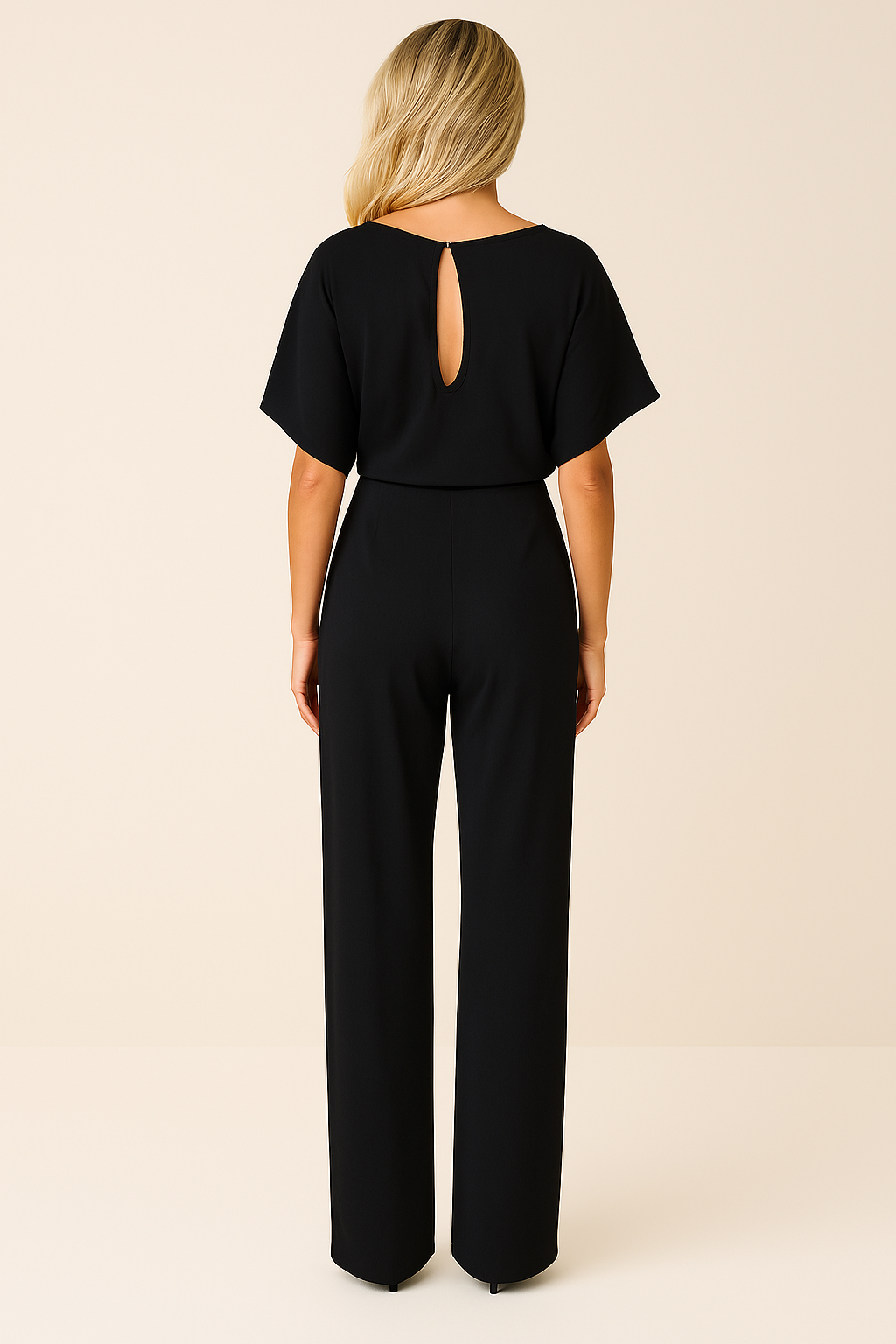 Sophia Jumpsuit – Minimalistisch, elegant und vielseitig