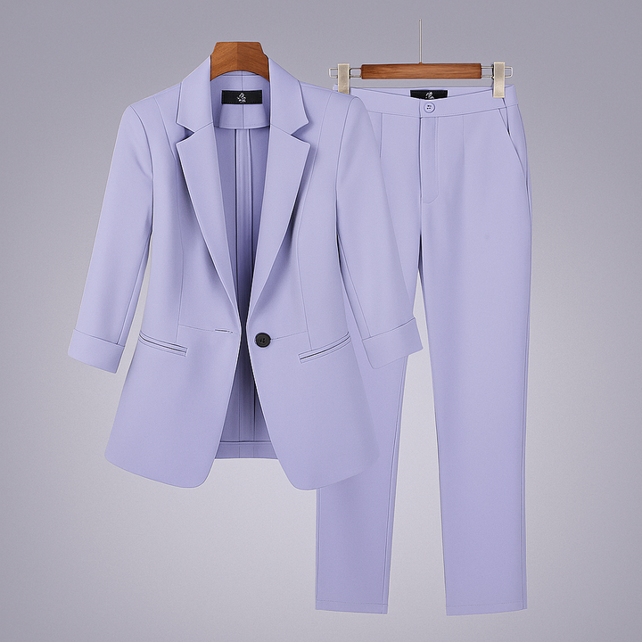 Formelles Kostüm für Damen mit Blazer und Hose
