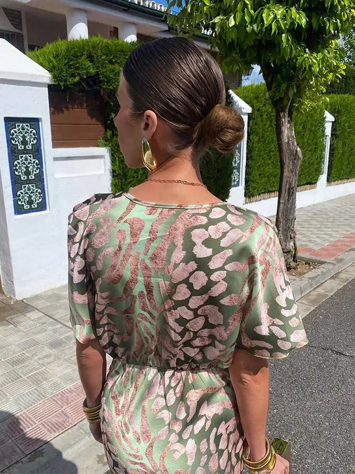 Elegantes Wickelkleid für Damen, zeitlos und figurschmeichelnd