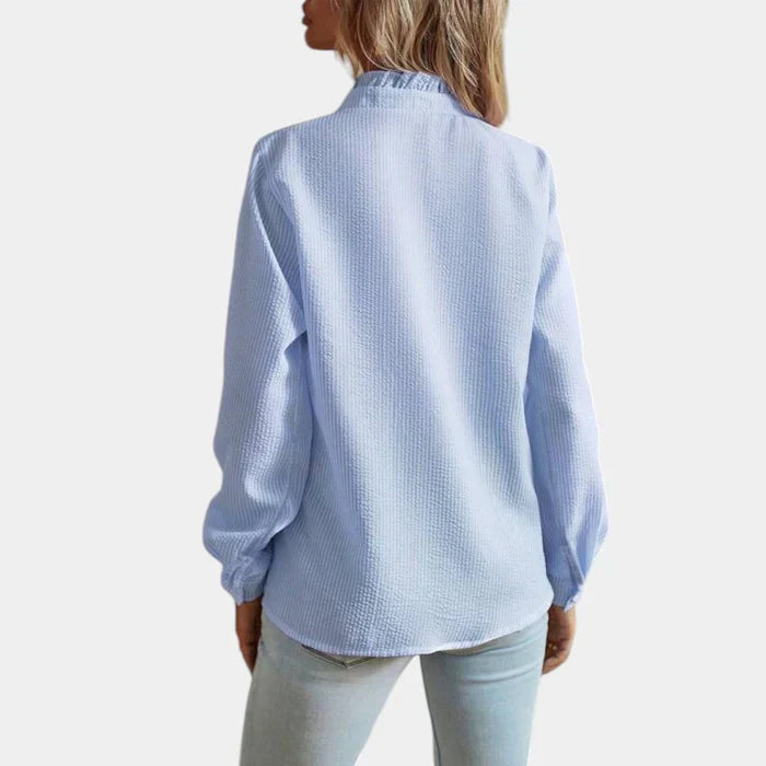 Gestreifte Damenbluse mit Rüschen und elegantem Knopfverschluss