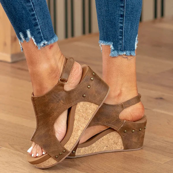 Damen Wedgesandalen für den Sommer mit Knöchelriemen und Cut-Out-Design