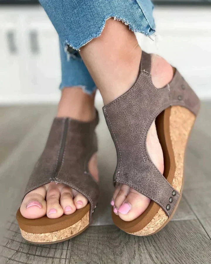 Damen Wedgesandalen für den Sommer mit Knöchelriemen und Cut-Out-Design