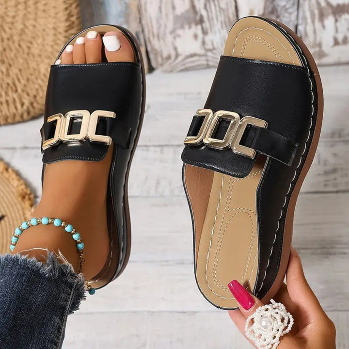 Sandalen mit gepolstertem Fußbett und offener Spitze