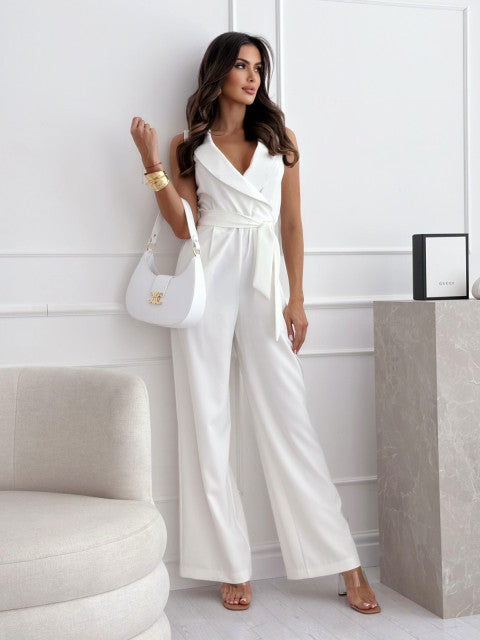 Ärmelloser, raffiniert geschnittener Jumpsuit
