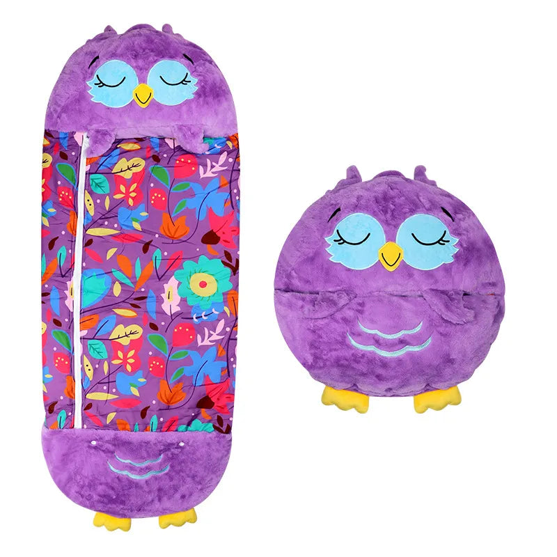 Schlafsack und Kuscheltier in einem