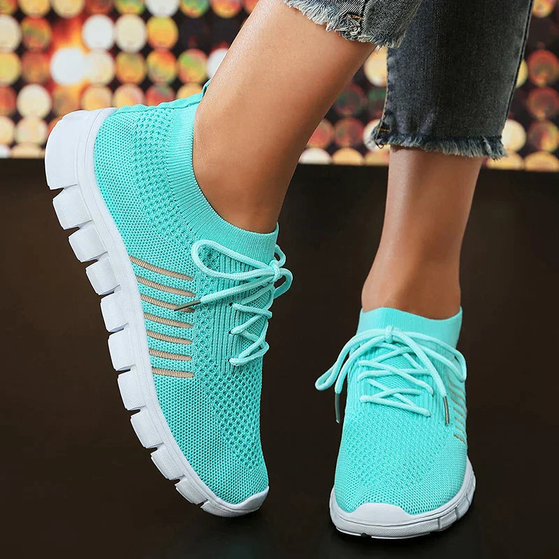 Damen Sneakers mit Schnürung und weißen Sohlen