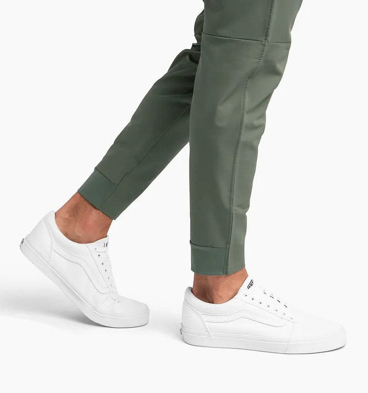 Herrenhose mit Tunnelzugbund und Taschen