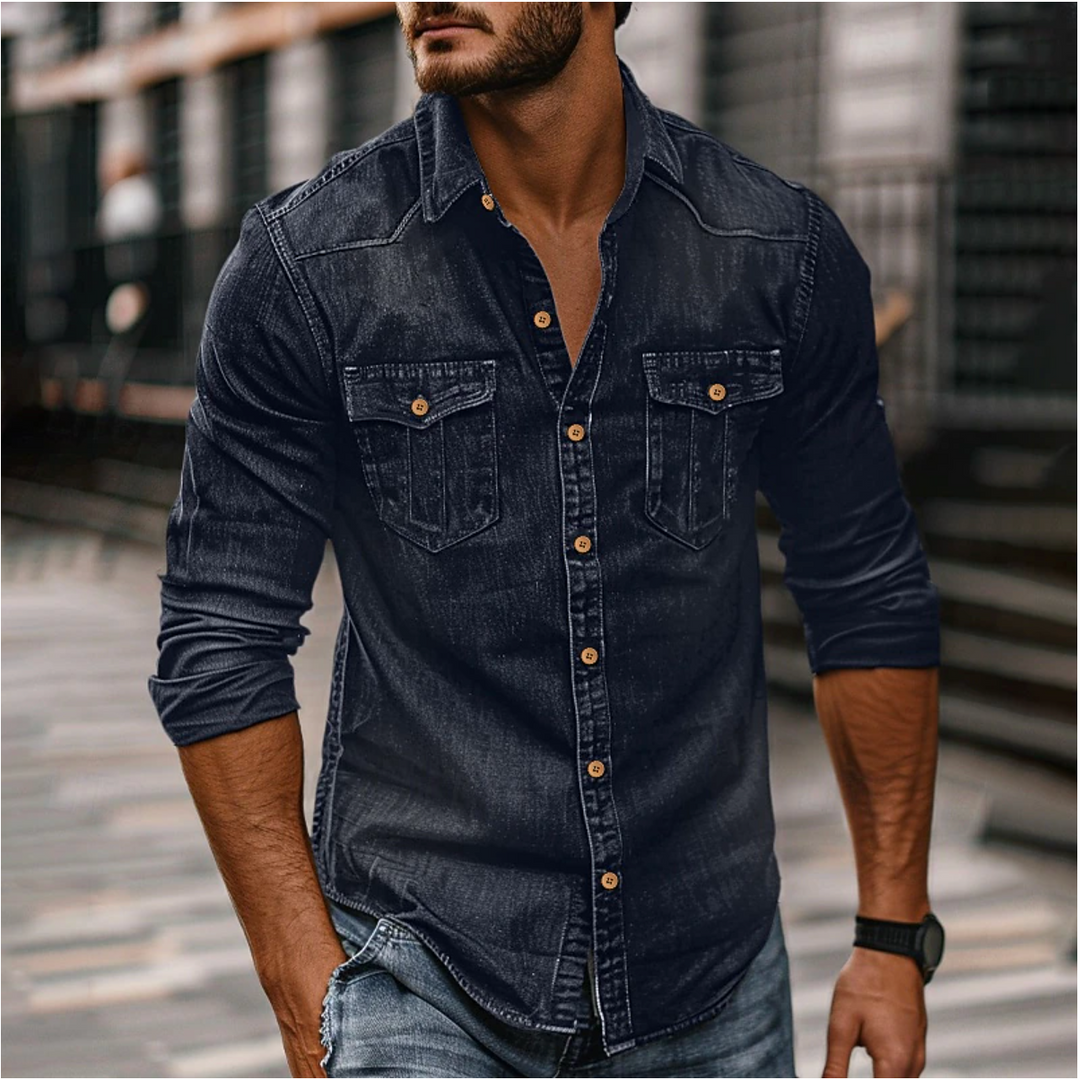 Langärmliges Herrenhemd aus Denim mit Brusttaschen und Knopfleiste