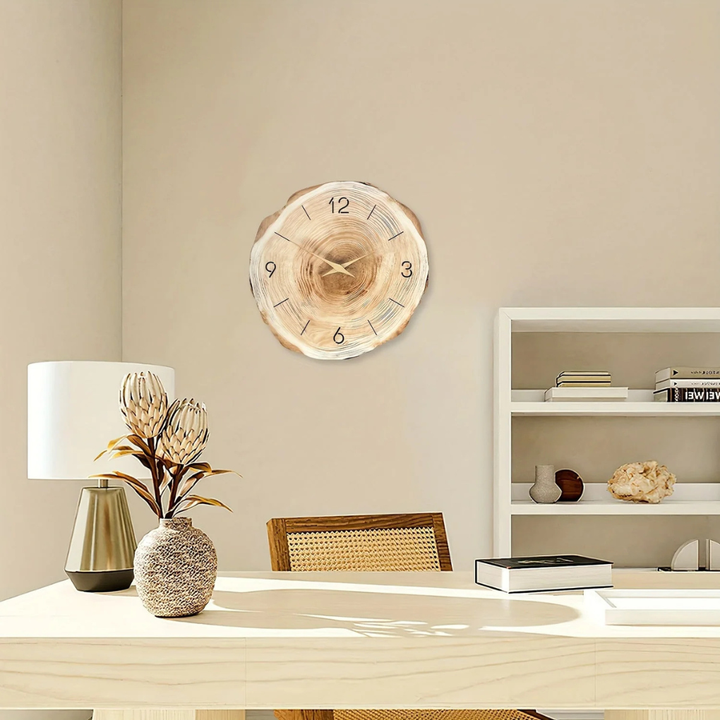 Leise Wanduhr aus Holz