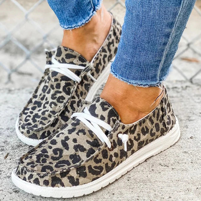 Damen Slip-on Sommerschuhe mit weißen Schnürsenkeln