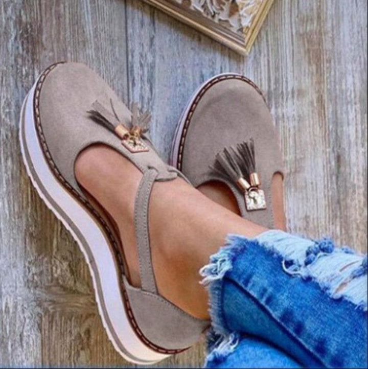 Damen Sommersandalen mit geschlossener Spitze und Quasten