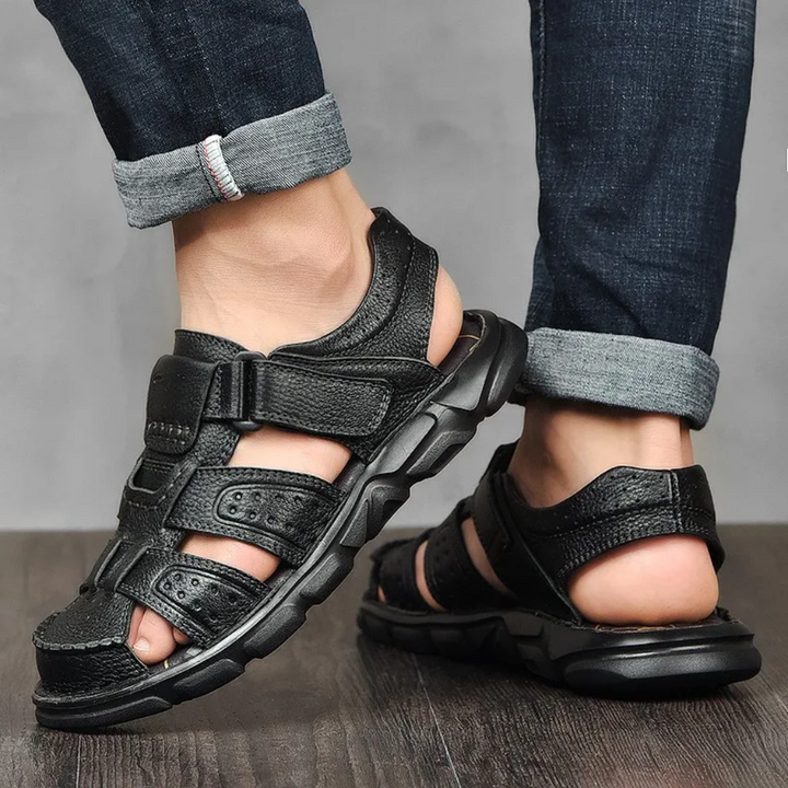 Herren Sandalen mit geschlossenem Zehenbereich aus veganem Leder