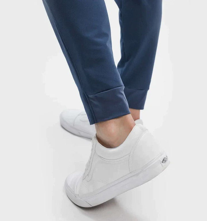 Herrenhose mit Tunnelzugbund und Taschen