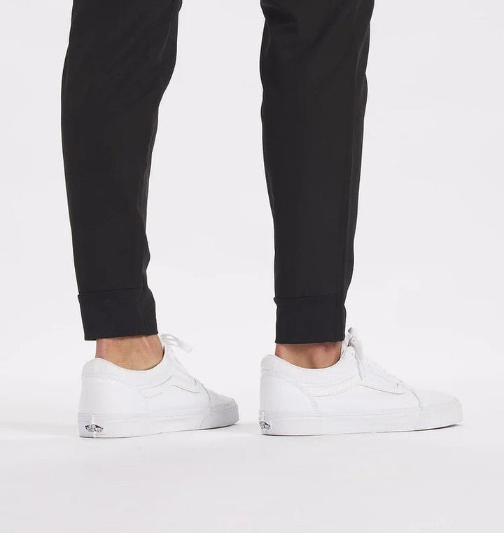 Herrenhose mit Tunnelzugbund und Taschen