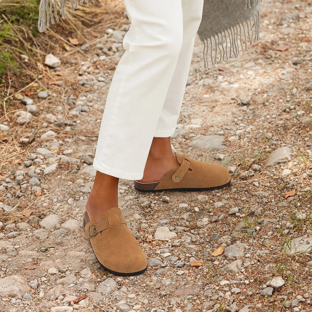 Slippers – Stilvolles Design mit ergonomischem Fußbett