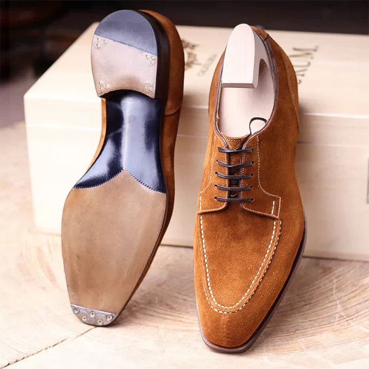 Herren-Schnürschuhe aus Wildleder mit spitzer Zehenpartie